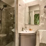 Vite 21 Luxury Rome